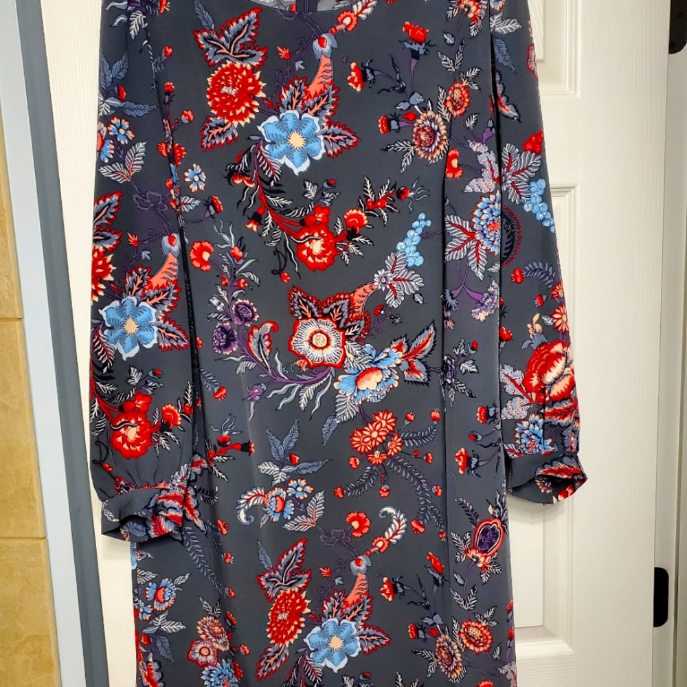 Loft Floral Print Dress, Gray Floral, 91% Polyester/9% Spandex. Size 14.  NEW.